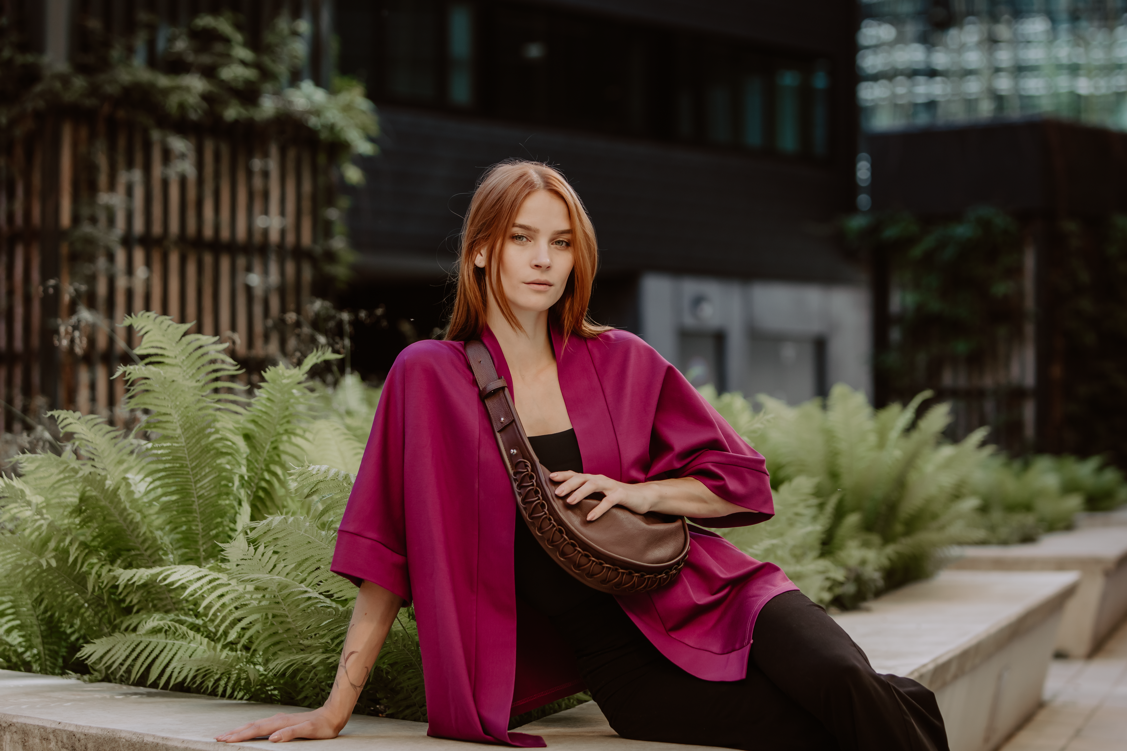 Pruun nahast kõhukott 