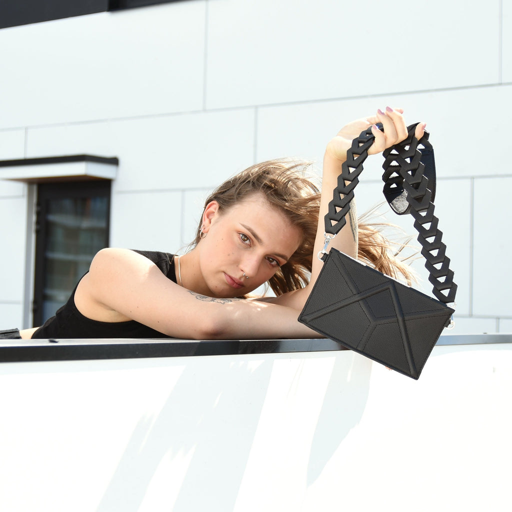 Facet clutch (Venice strap)