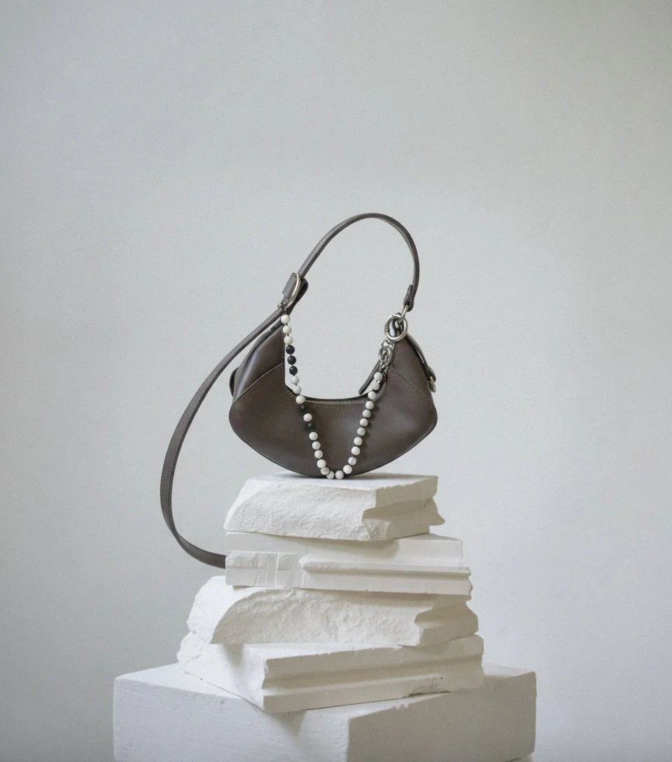 THE BEAN BAG MINI Gerda Retter • Skeleton by Auria Nurm